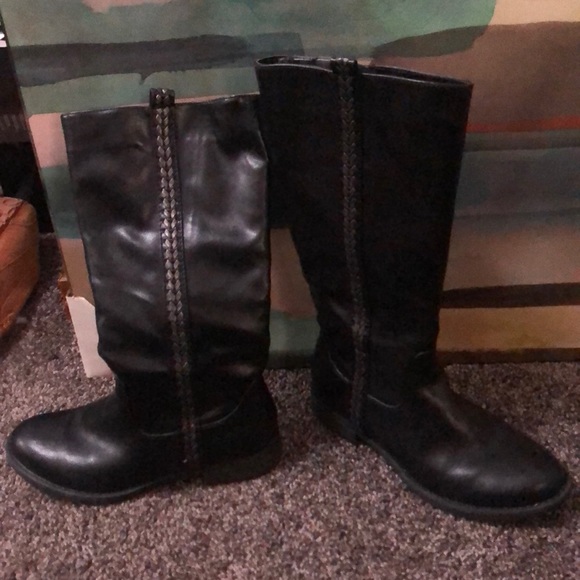 Black Mid calf boots size 7 - Picture 2 of 2
